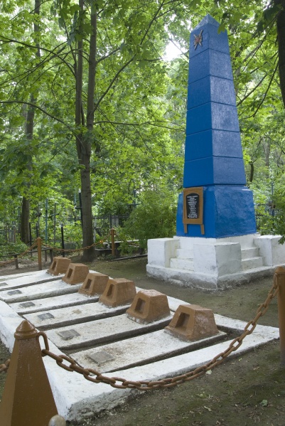 Файл:Obelisk-ekipazh-uspenskoe.jpg