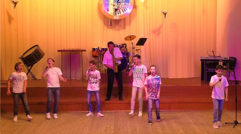 Файл:Ansambl mal.jpg